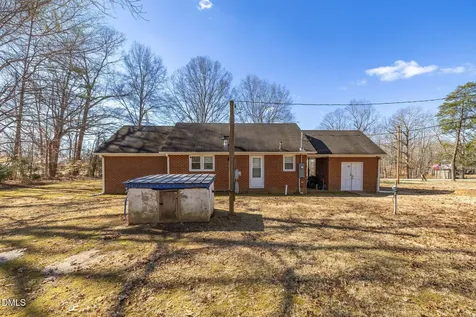5513 Nc Highway 700 Eden NC 27288