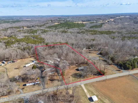 5513 Nc Highway 700 Eden NC 27288