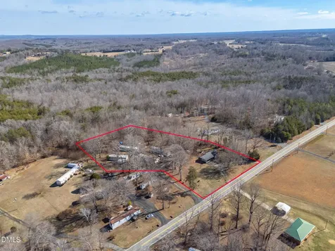 5513 Nc Highway 700 Eden NC 27288
