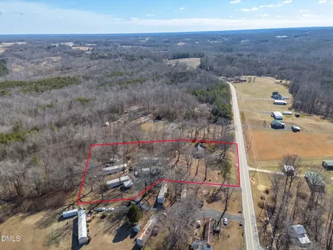 5513 Nc Highway 700 Eden NC 27288