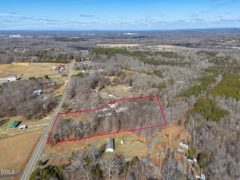 5513 Nc Highway 700 Eden NC 27288