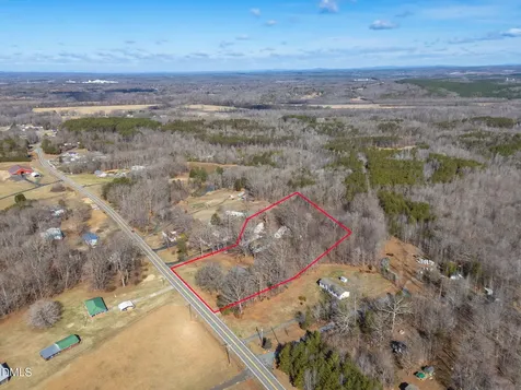 5513 Nc Highway 700 Eden NC 27288