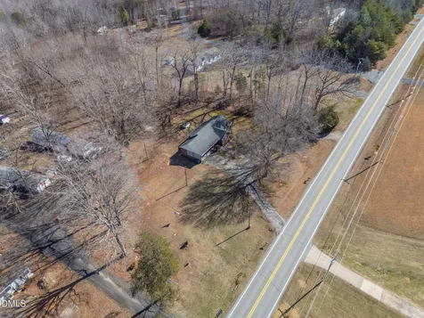 5513 Nc Highway 700 Eden NC 27288