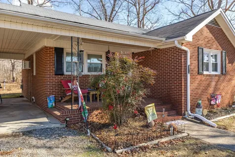 5513 Nc Highway 700 Eden NC 27288