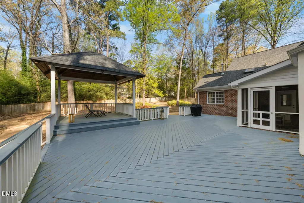 824 Pinehurst Drive Chapel Hill NC 27517