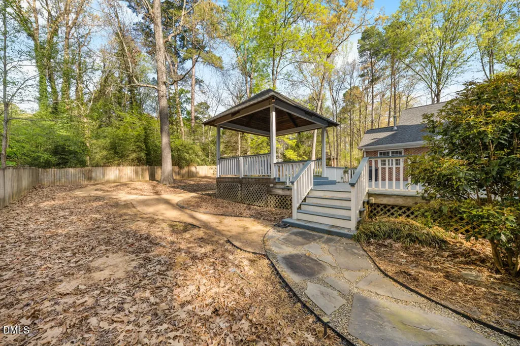 824 Pinehurst Drive Chapel Hill NC 27517