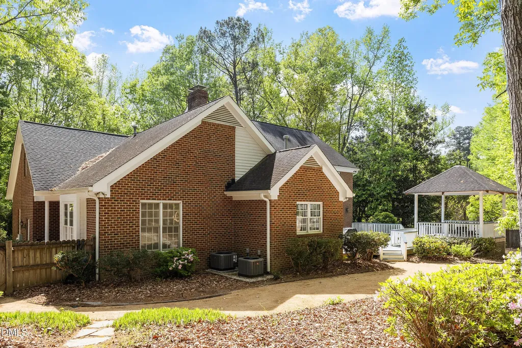824 Pinehurst Drive Chapel Hill NC 27517