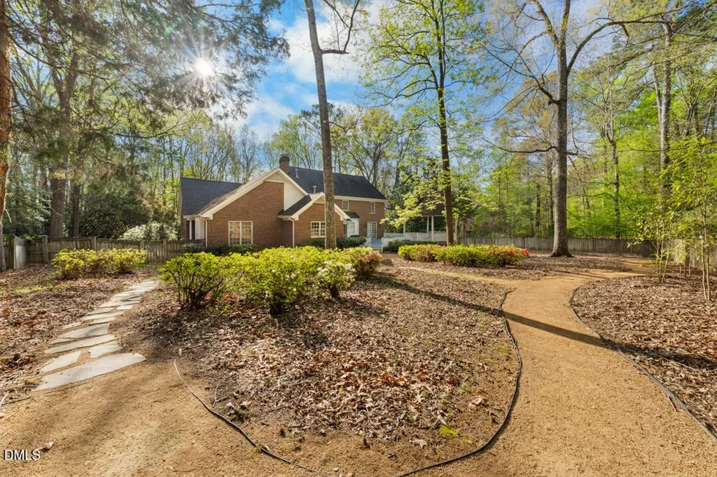 824 Pinehurst Drive Chapel Hill NC 27517