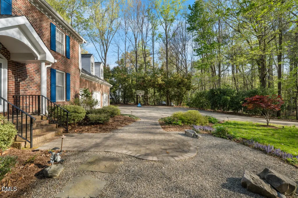 824 Pinehurst Drive Chapel Hill NC 27517