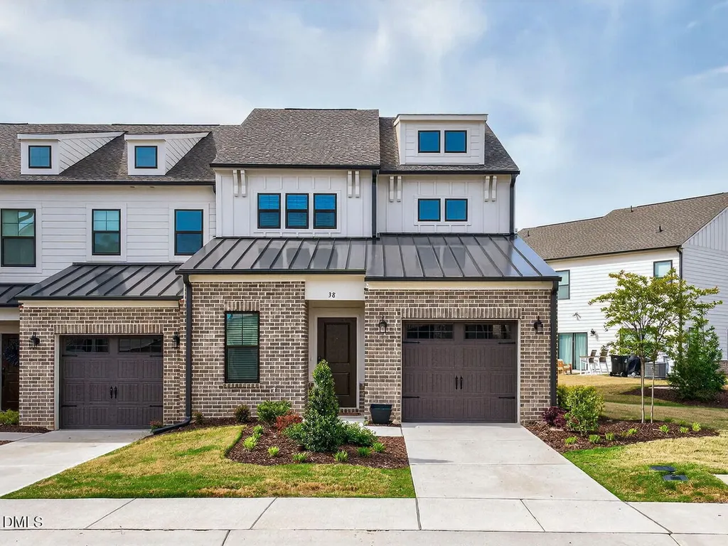 38 N District Avenue Clayton NC 27527