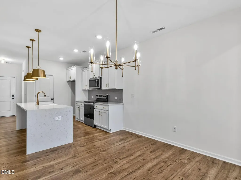 38 N District Avenue Clayton NC 27527