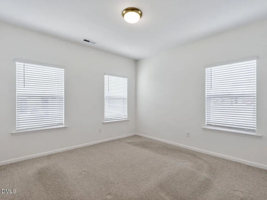 38 N District Avenue Clayton NC 27527