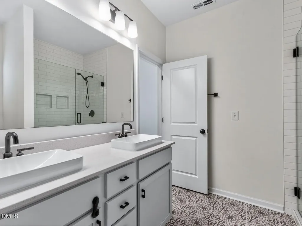 38 N District Avenue Clayton NC 27527