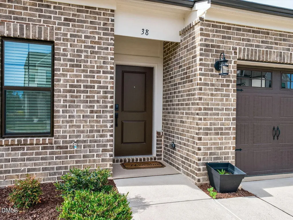 38 N District Avenue Clayton NC 27527