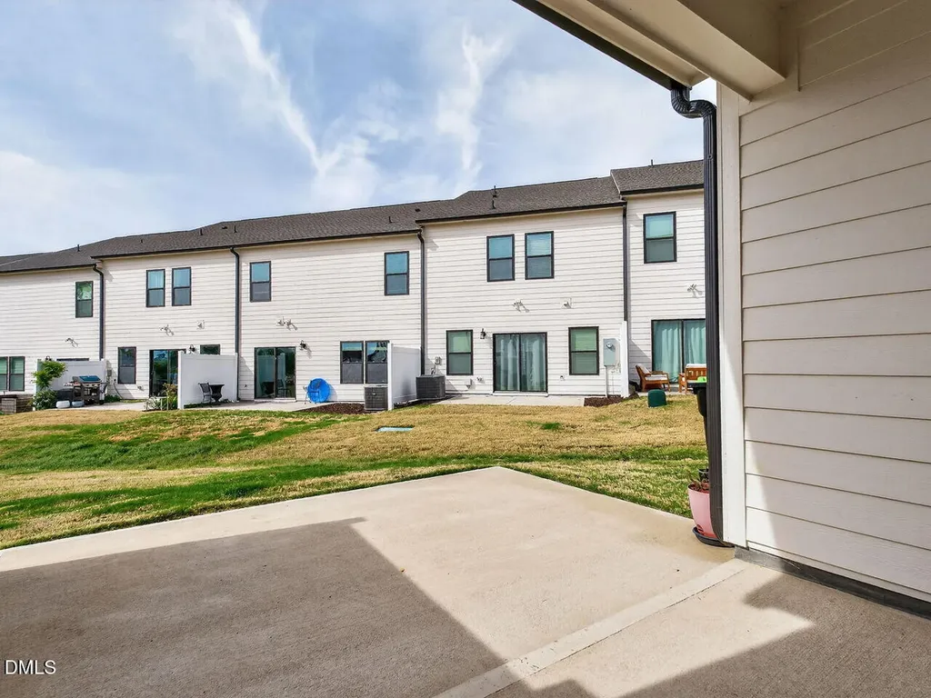 38 N District Avenue Clayton NC 27527
