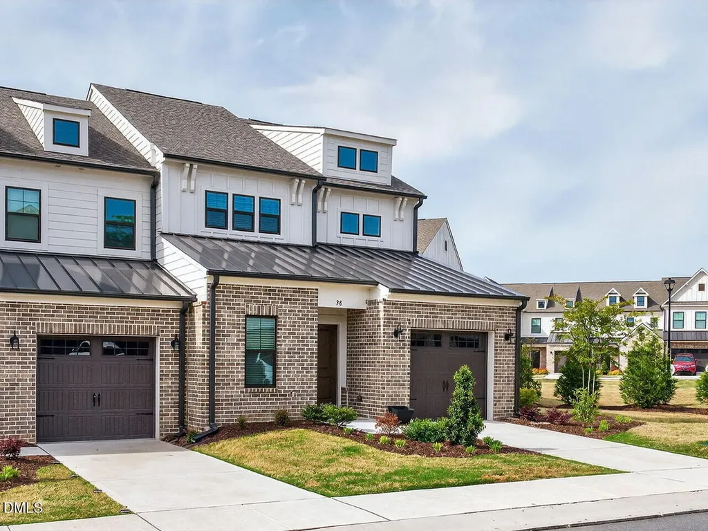 38 N District Avenue Clayton NC 27527