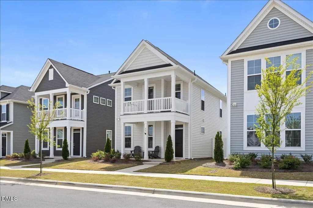 33 Pear Blossom Parkway Clayton NC 27520