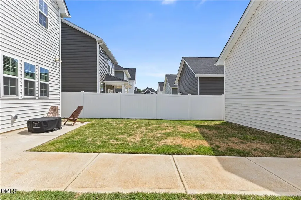 33 Pear Blossom Parkway Clayton NC 27520