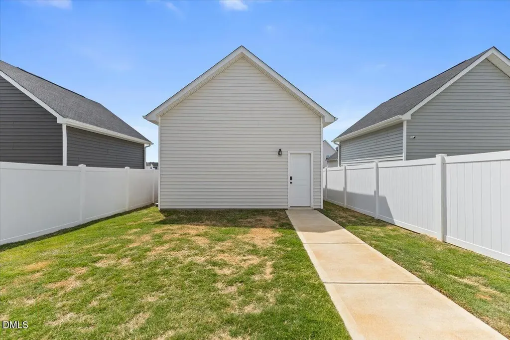 33 Pear Blossom Parkway Clayton NC 27520