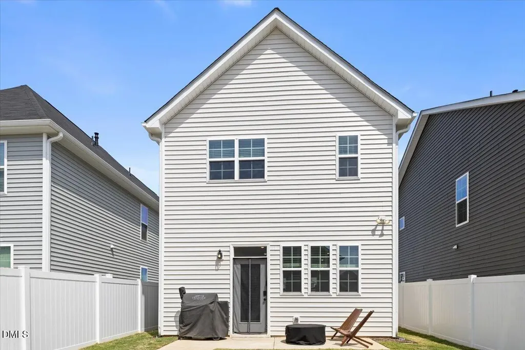 33 Pear Blossom Parkway Clayton NC 27520