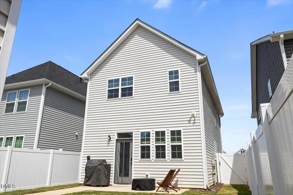 33 Pear Blossom Parkway Clayton NC 27520