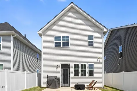 33 Pear Blossom Parkway Clayton NC 27520