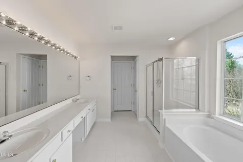 402 Sherwood Forest Place Cary NC 27519