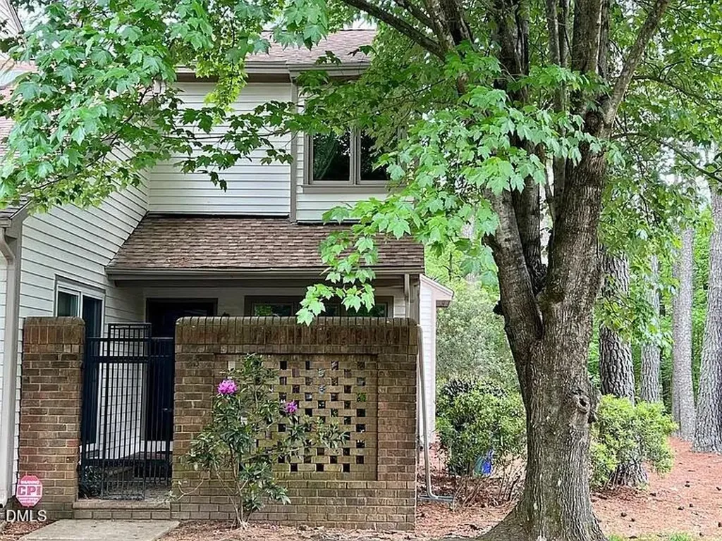 23 Bloomsbury Court Chapel Hill NC 27517