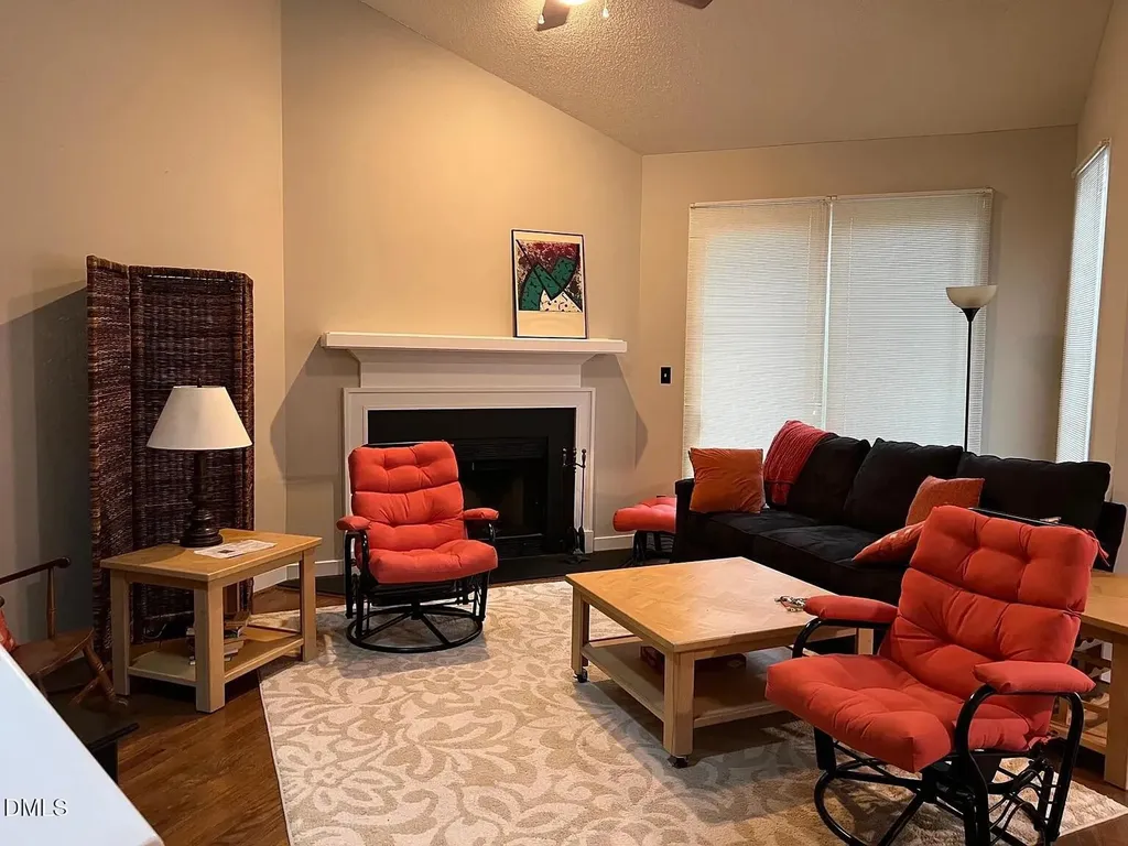 23 Bloomsbury Court Chapel Hill NC 27517