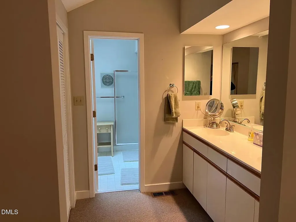 23 Bloomsbury Court Chapel Hill NC 27517