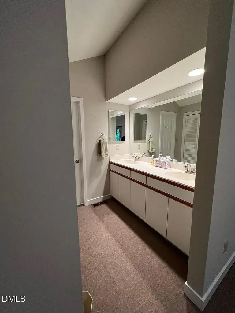 23 Bloomsbury Court Chapel Hill NC 27517