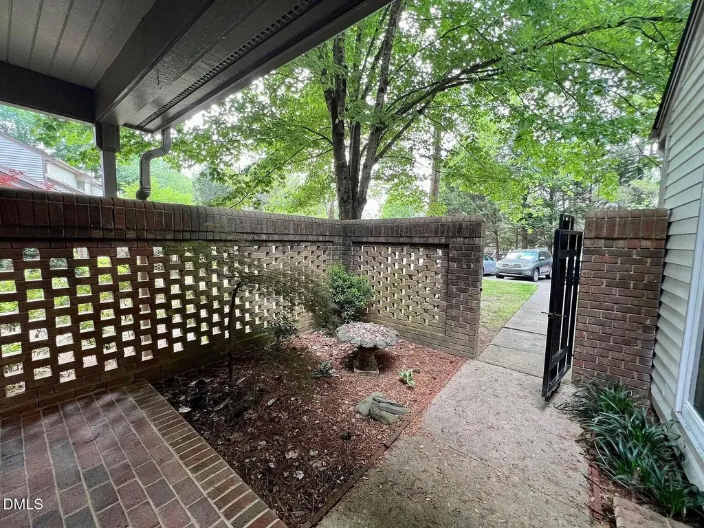23 Bloomsbury Court Chapel Hill NC 27517