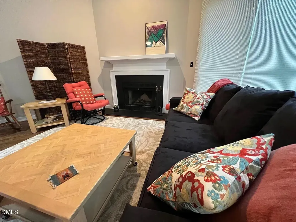 23 Bloomsbury Court Chapel Hill NC 27517