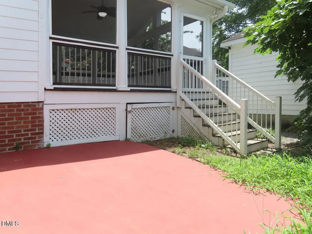 111 Tharrington Drive Chapel Hill NC 27516