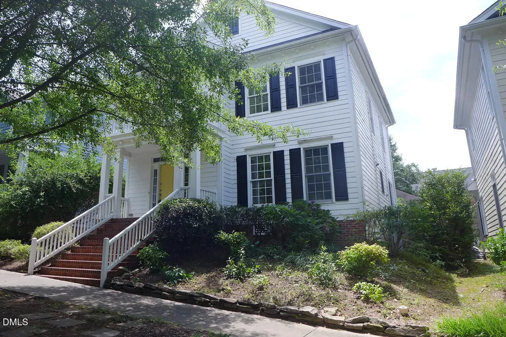 111 Tharrington Drive Chapel Hill NC 27516