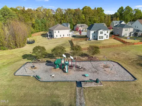 827 Tupelo Glen Court Fuquay Varina NC 27526