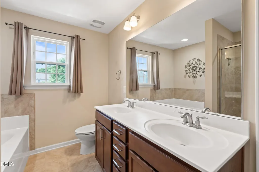 1004 Renewal Place Raleigh NC 27603