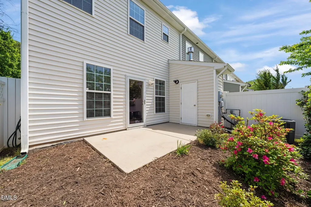 1004 Renewal Place Raleigh NC 27603