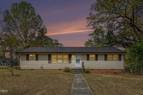 2526 Hyde Street Burlington NC 27217