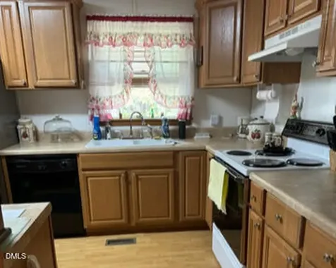 204 Lane Street Maxton NC 28364