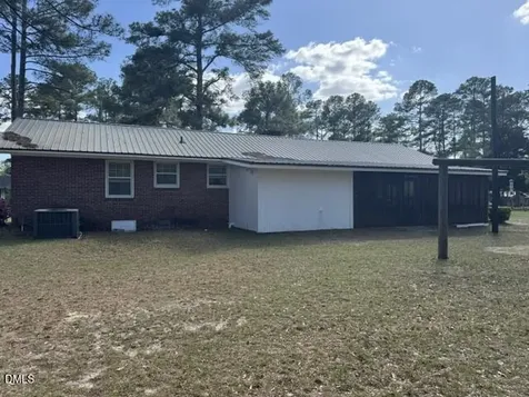 204 Lane Street Maxton NC 28364