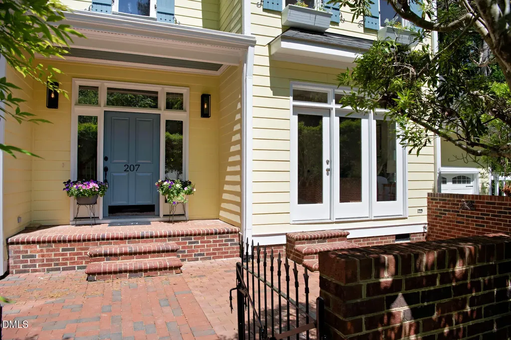 207 Oak Park Drive Chapel Hill NC 27517