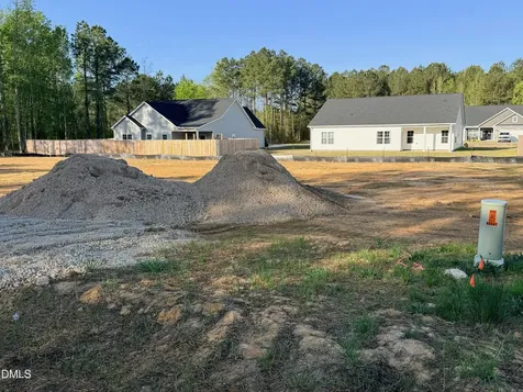 48 Loganberry Avenue Bunnlevel NC 28323