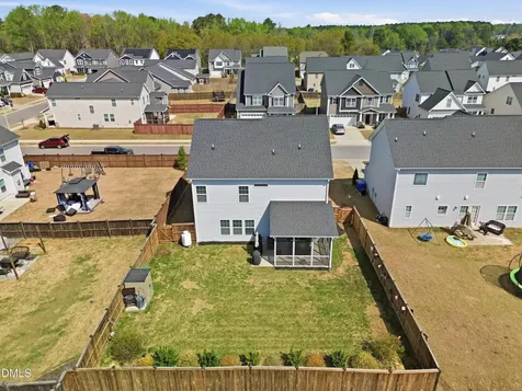 1127 Clearwood Lane Fuquay Varina NC 27526