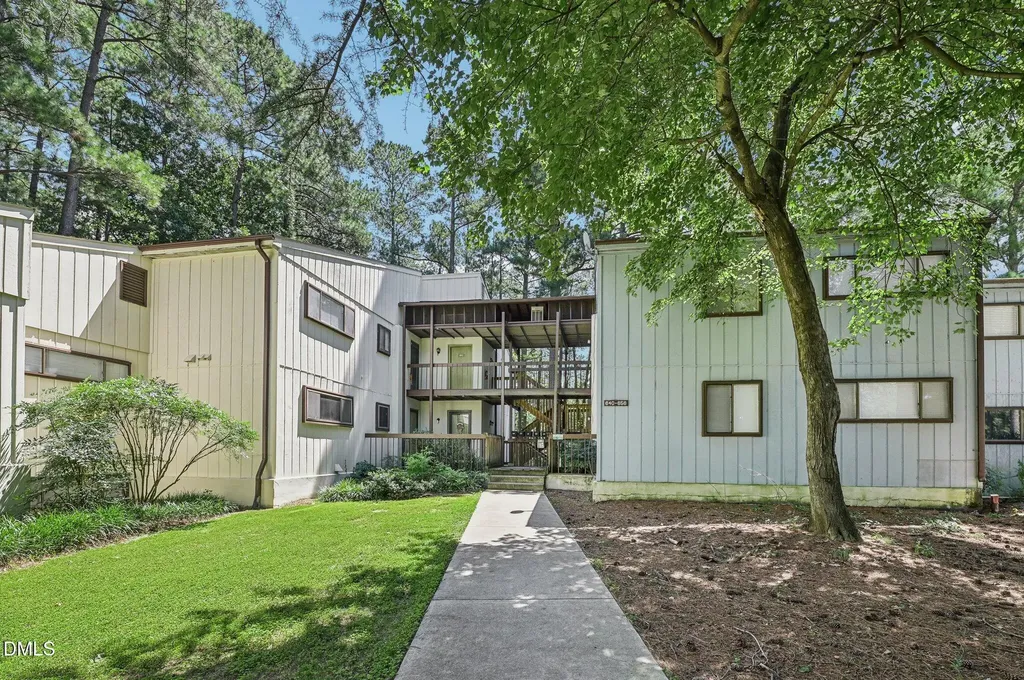 642 Pine Ridge Place Raleigh NC 27609
