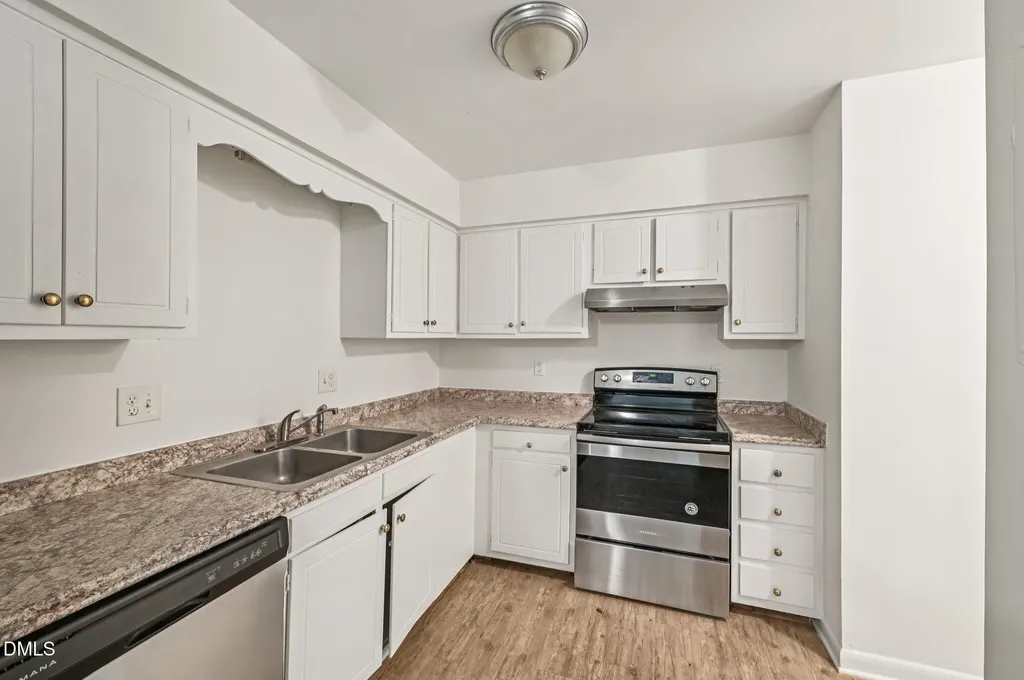 642 Pine Ridge Place Raleigh NC 27609