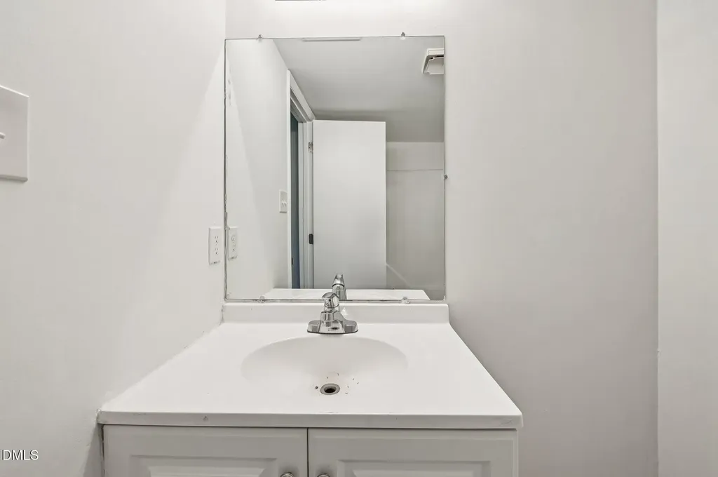 642 Pine Ridge Place Raleigh NC 27609
