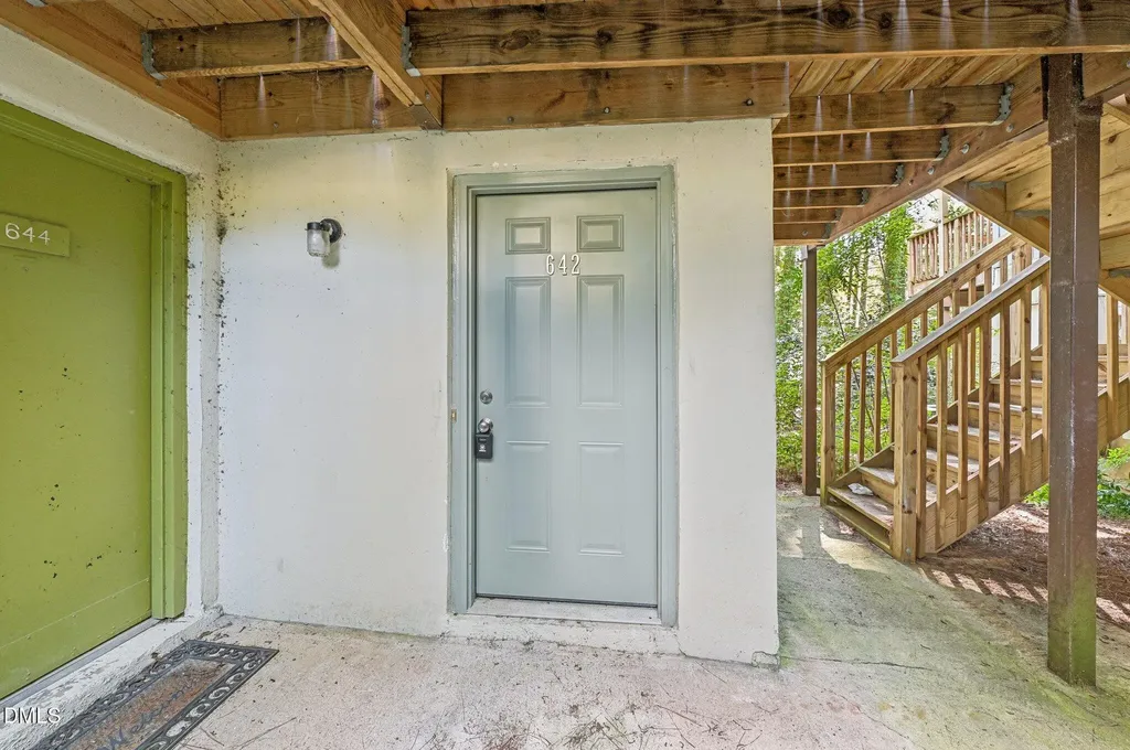 642 Pine Ridge Place Raleigh NC 27609
