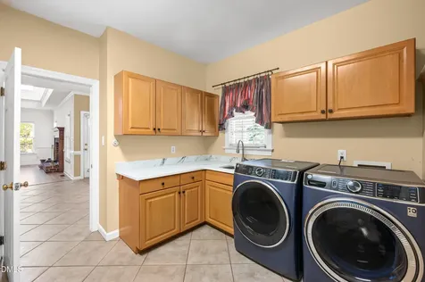805 Cricketfield Lane Cary NC 27518