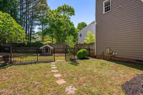 805 Cricketfield Lane Cary NC 27518